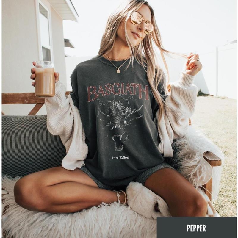 Basgiath War College Shirt Iron Flame Vintage Classic Everyone Gildan Quality T-Shirts, Hoodie, Sweatshirt - T-Shirt, Sweatshirt, Hoodie