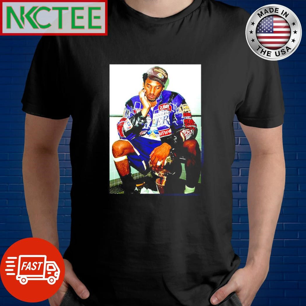 Best Kobe Bryant sit and hold cup photo shirt Unisex T-shirt, Sweatshirt, Hoodie, Long Sleeve Tee - T-Shirt, Sweatshirt, Hoodie