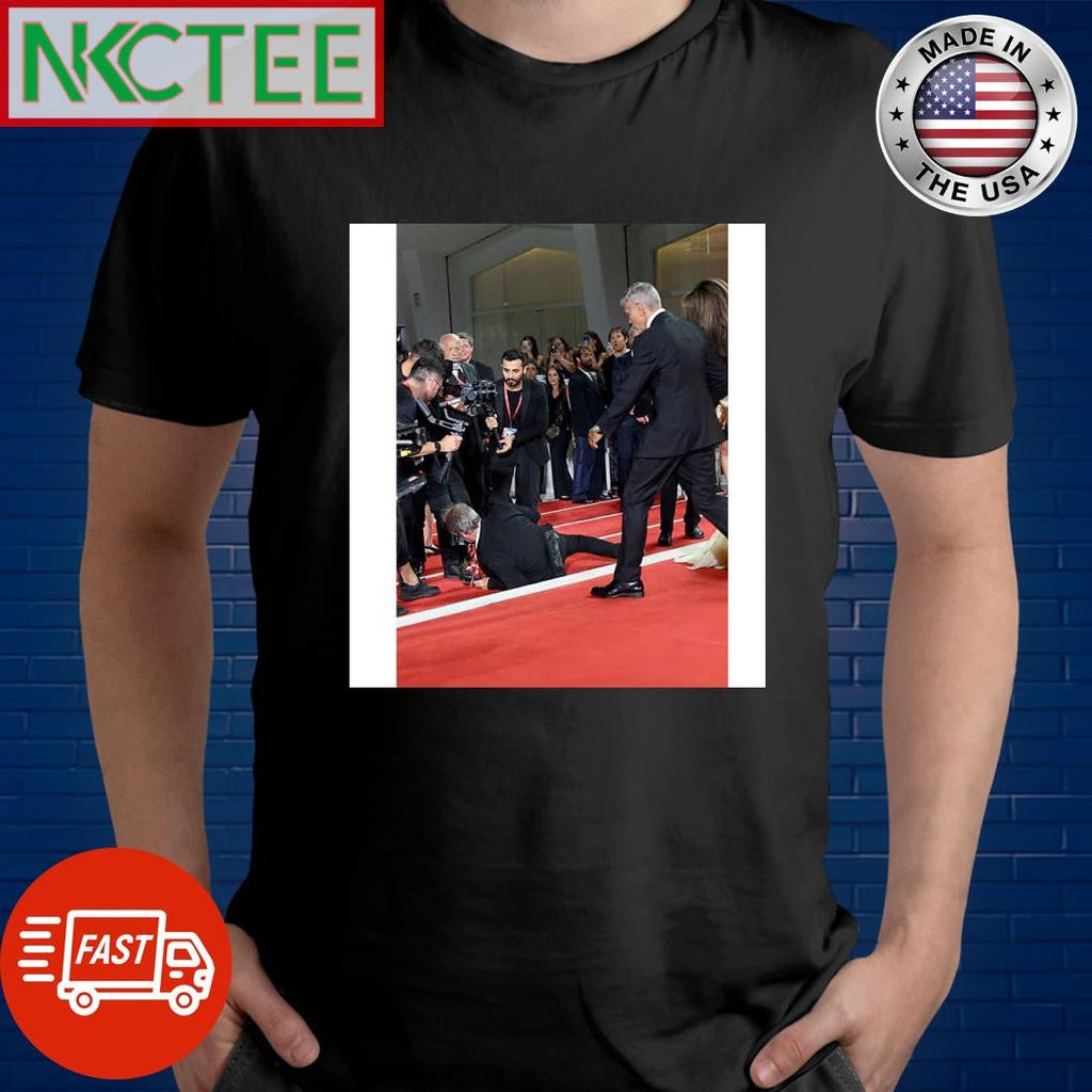 George Clooney helps fallen photographer on Venice red carpet shirt Unisex T-shirt, Sweatshirt, Hoodie, Long Sleeve Tee - T-Shirt, Sweatshirt, Hoodie