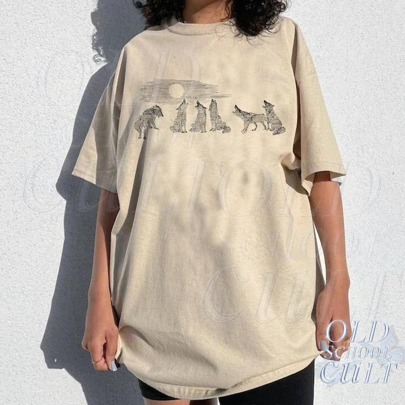 Howling Wolves Vintage Minimalistic Retro Wolf Shirt Cute Soft Distressed Cotton Shirt Wolf Pack Wolf Lovers T-Shirts, Hoodie, Sweatshirt - T-Shirt, Sweatshirt, Hoodie