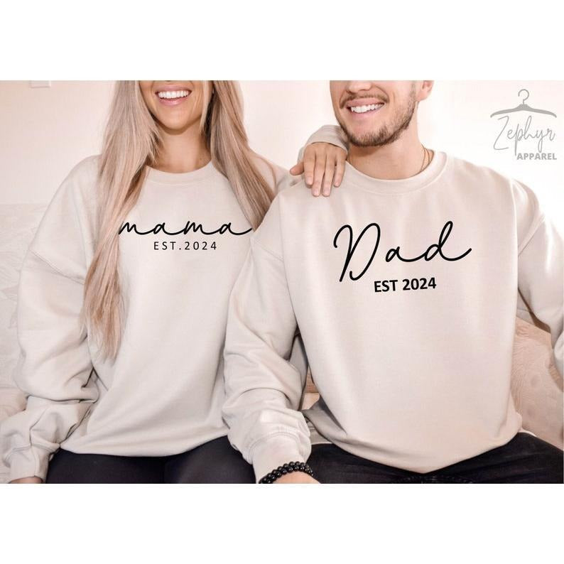 Mama Est 2024 Dad Est 2024 Dad Be Future Mom Family Matching T-Shirts, Hoodie, Sweatshirt - T-Shirt, Sweatshirt, Hoodie