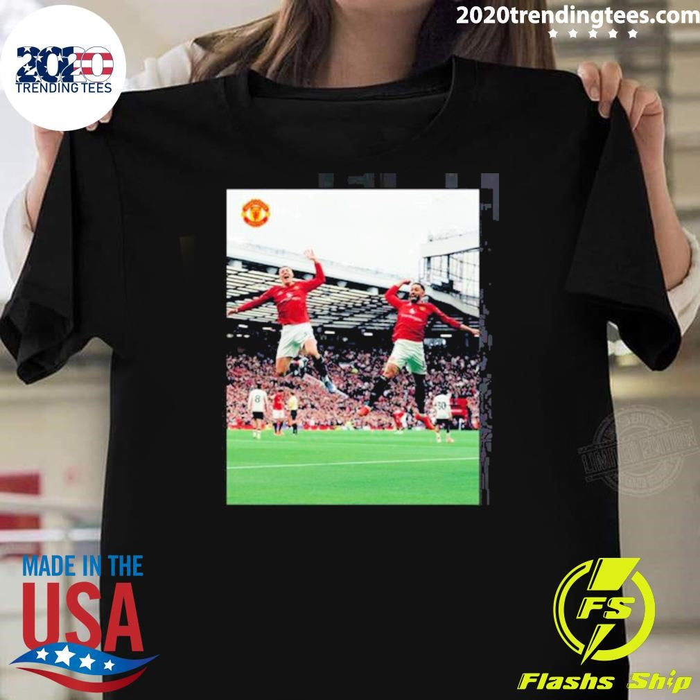 Manchester United Air Sesko Feat Cunha Celebration Vs Liverpool Match Shirt Unisex T-shirt, Sweatshirt, Hoodie, Long Sleeve Tee - T-Shirt, Sweatshirt, Hoodie