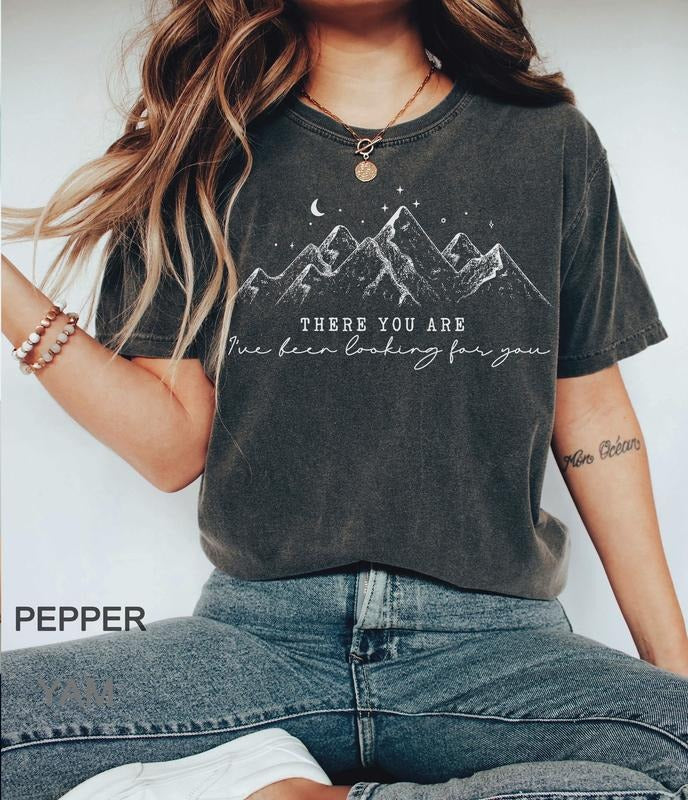 Manon Blackbeak Throne Glass Thirteen Shirt Rowan Whitethorn Crescent City Shirt Throne Glass T-Shirts, Hoodie, Sweatshirt - T-Shirt, Sweatshirt, Hoodie