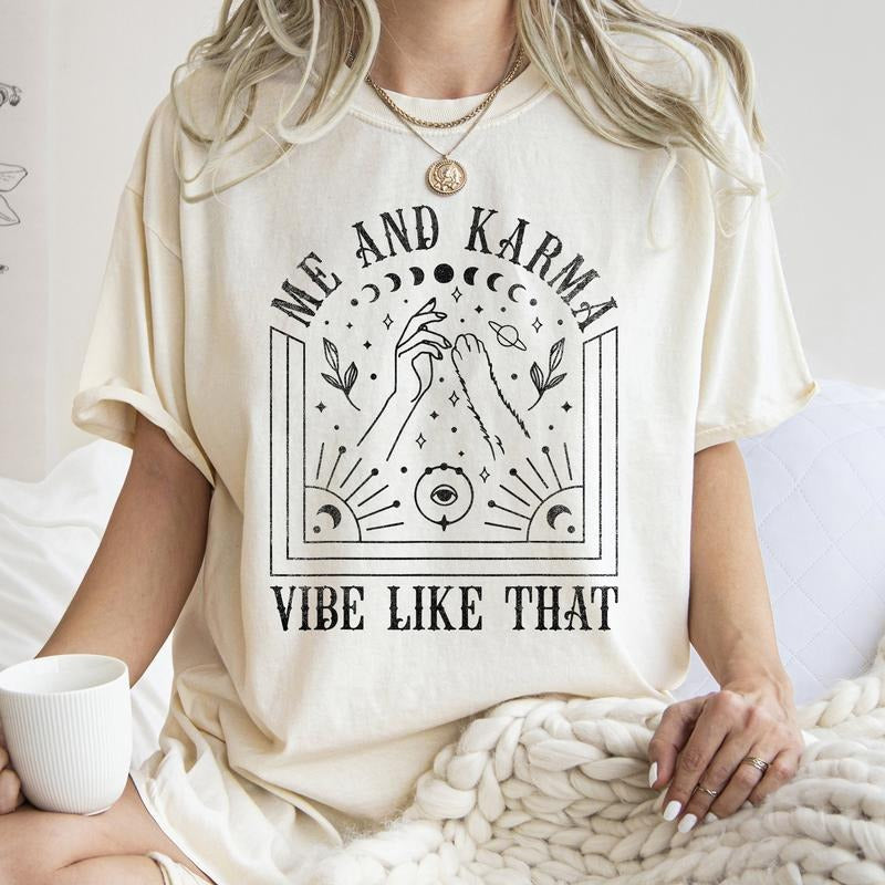 Me Karma Like That Shirt Karma Is Cat Swifftiie Lyrics Concert Midnights Vintage T-Shirts, Hoodie, Sweatshirt - T-Shirt, Sweatshirt, Hoodie