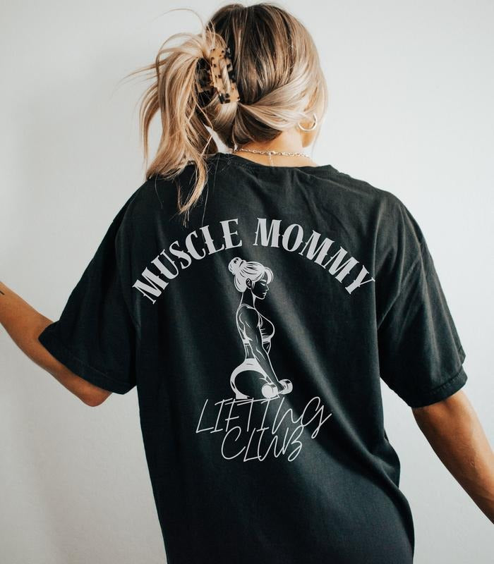 Muscle Mommy Lifting Club Pump Cover Weightlifting Bodybuilding Squats Deadlift Girlfriend Gym Shirt Her T-Shirts, Hoodie, Sweatshirt - T-Shirt, Sweatshirt, Hoodie