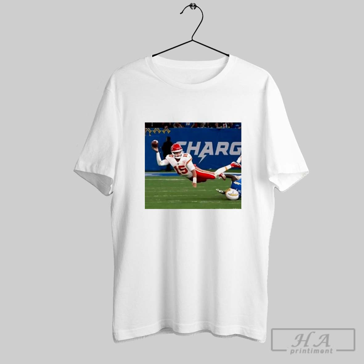 Official Kansas City Chiefs Patrick Mahomes Highlight Unisex T-shirt, Sweatshirt, Hoodie, Long Sleeve Tee - T-Shirt, Sweatshirt, Hoodie