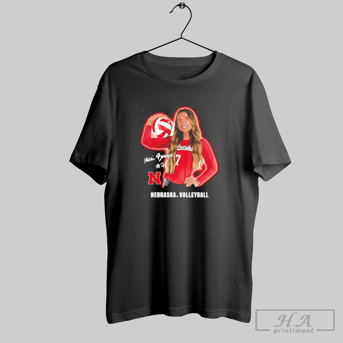 Official Maisie Boesiger Nebraska Huskers Portrait Signature Unisex T-shirt, Sweatshirt, Hoodie, Long Sleeve Tee - T-Shirt, Sweatshirt, Hoodie