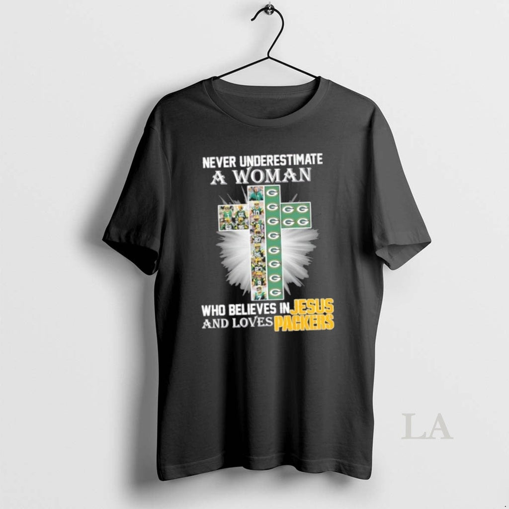 Original Never Underestimate Woman Who Believes Jesus Loves Green Bay Packers All T-Shirts, Hoodie, Sweatshirt - T-Shirt, Sweatshirt, Hoodie
