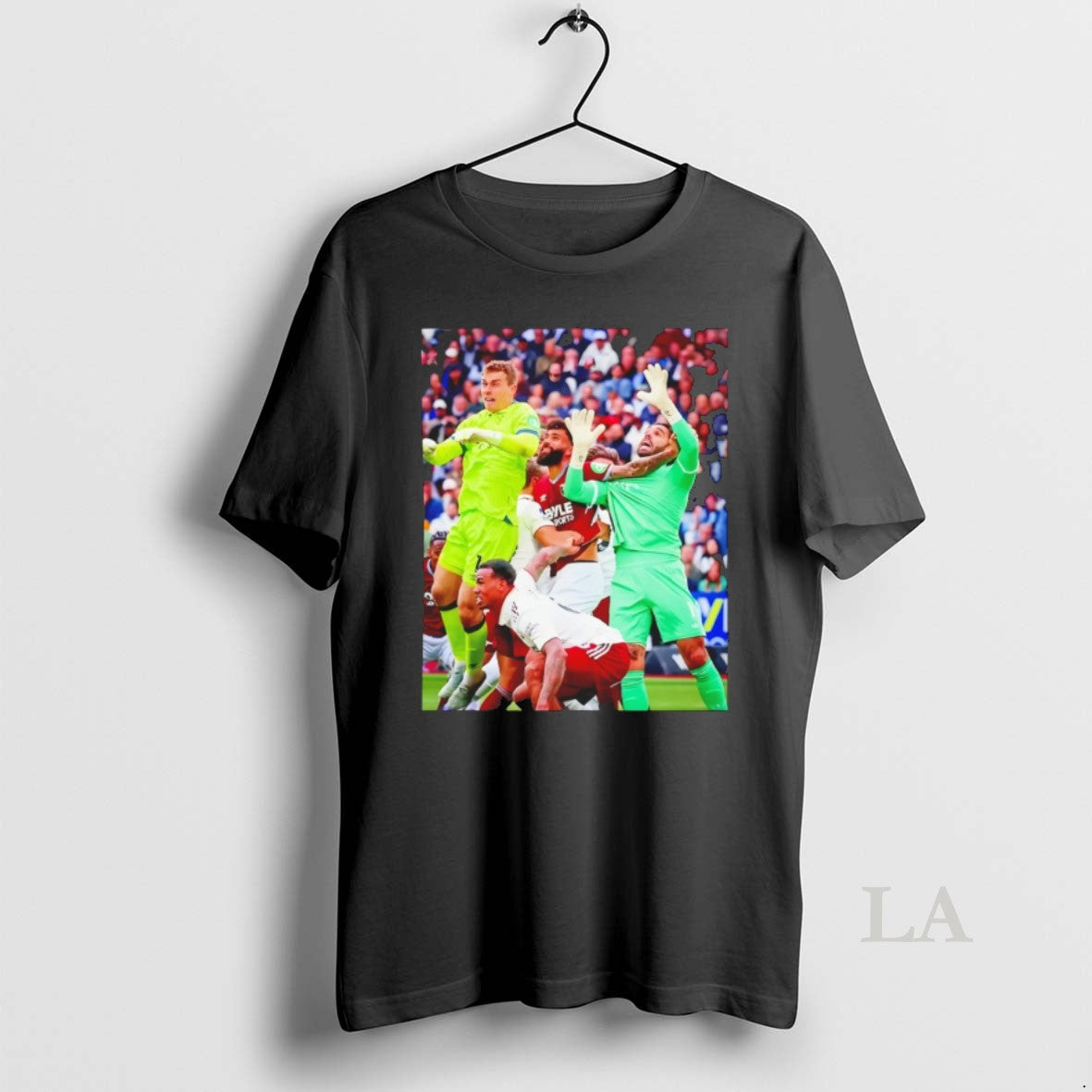 Original Pablo Fouled David Raya Photo Unisex T-shirt, Sweatshirt, Hoodie, Long Sleeve Tee - T-Shirt, Sweatshirt, Hoodie