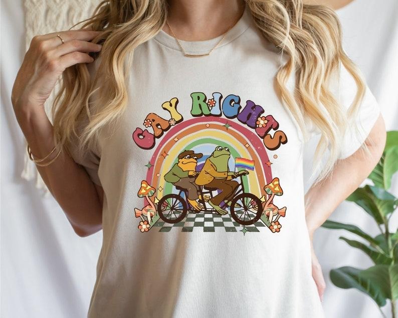 Retro Frog Shirt Pride Shirt Gay Pride Shirt Retro Frog Pride Shirt LGBTQ+ Gay Rights T-Shirts, Hoodie, Sweatshirt - T-Shirt, Sweatshirt, Hoodie