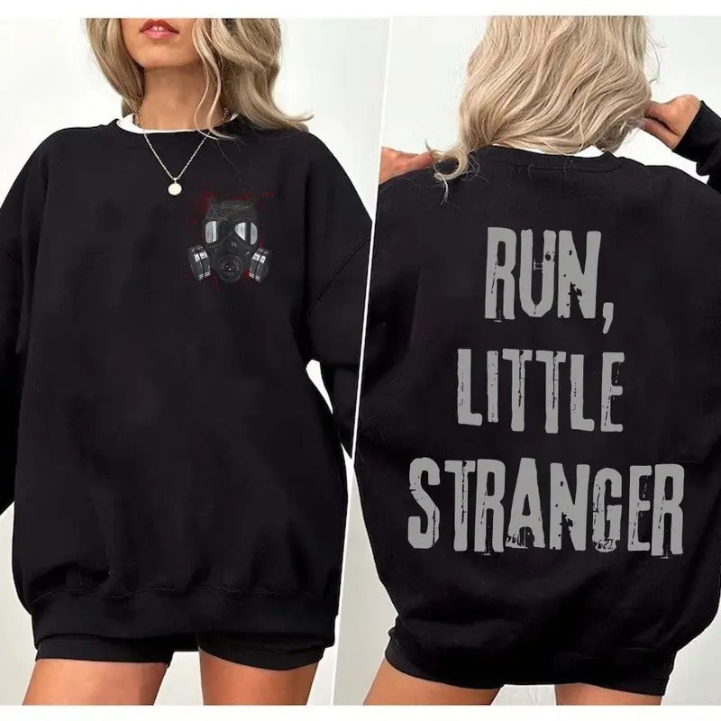 Run Little Stranger Malachi Vize Leigh Rivers Dark Romance Book Lovers T-Shirts, Hoodie, Sweatshirt - T-Shirt, Sweatshirt, Hoodie