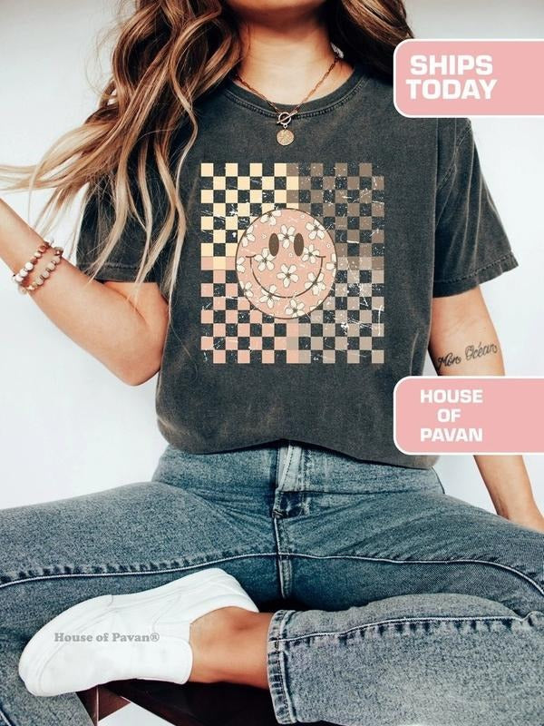 Smiling Flower Shirt Vintage Smiley Face Shirt Boho Comfy Sleep Shirt T-Shirts, Hoodie, Sweatshirt - T-Shirt, Sweatshirt, Hoodie