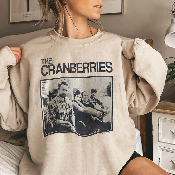 Vintage 1995 Cranberries Tour Band Music Irish Rock Fans T-Shirts, Hoodie, Sweatshirt - T-Shirt, Sweatshirt, Hoodie