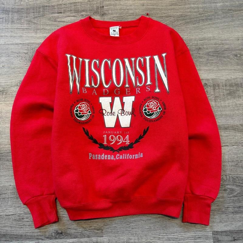 Vintage 90'S University Wisconsin Varsity 100% Cotton Menswear T-Shirts, Hoodie, Sweatshirt - T-Shirt, Sweatshirt, Hoodie