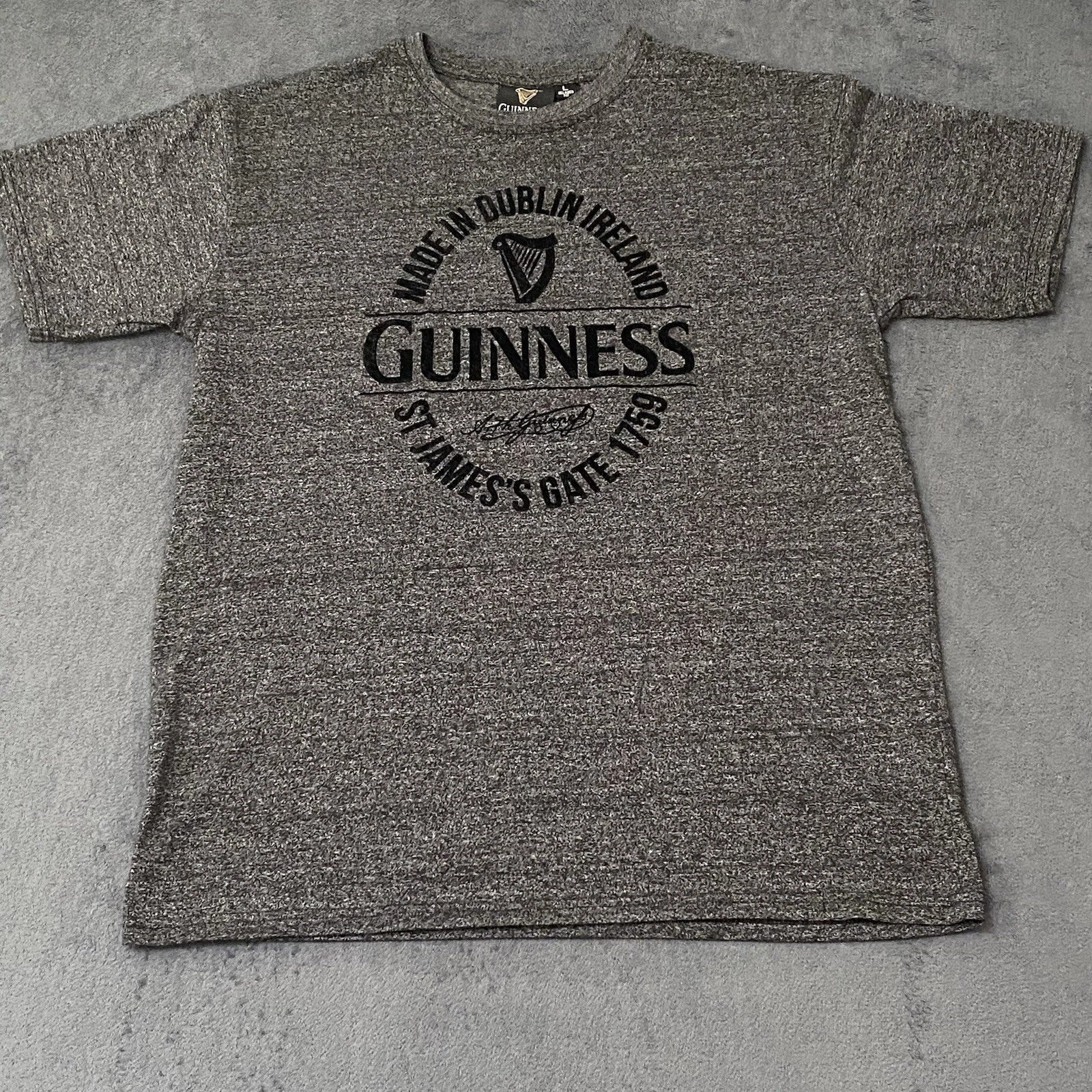 Guinness Graphic Print T Shirt Mens L Gray Felted Raised Signature Logo Tee Unisex T-shirt, Sweatshirt, Hoodie, Long Sleeve Tee - T-Shirt, Sweatshirt, Hoodie