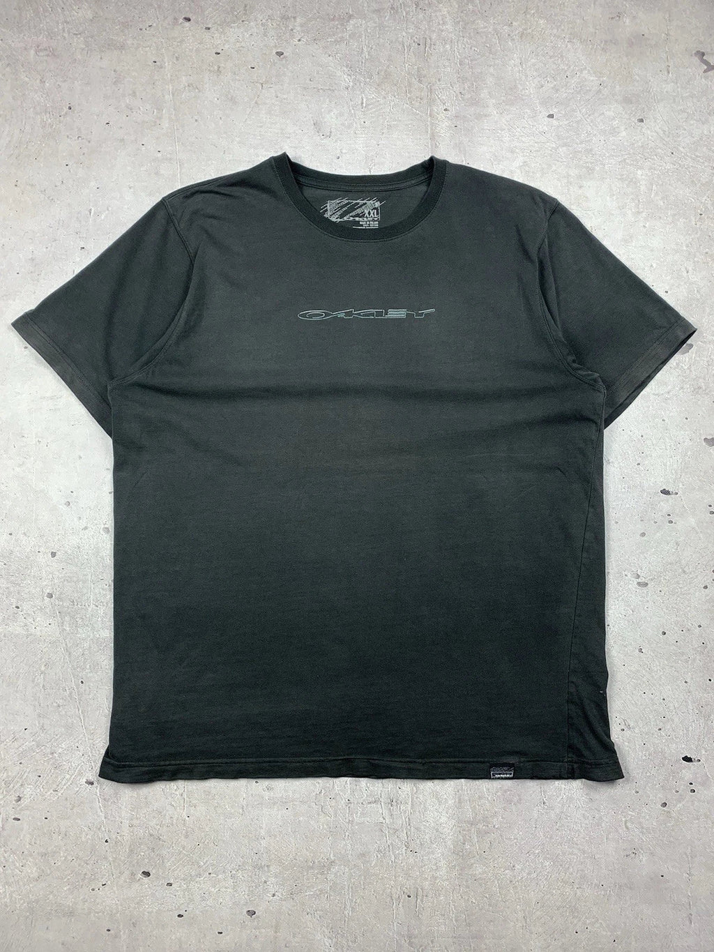 Oakley Logo T-Shirt Black Minimalist Graphic Streetwear XXL Unisex T-shirt, Sweatshirt, Hoodie, Long Sleeve Tee - T-Shirt, Sweatshirt, Hoodie