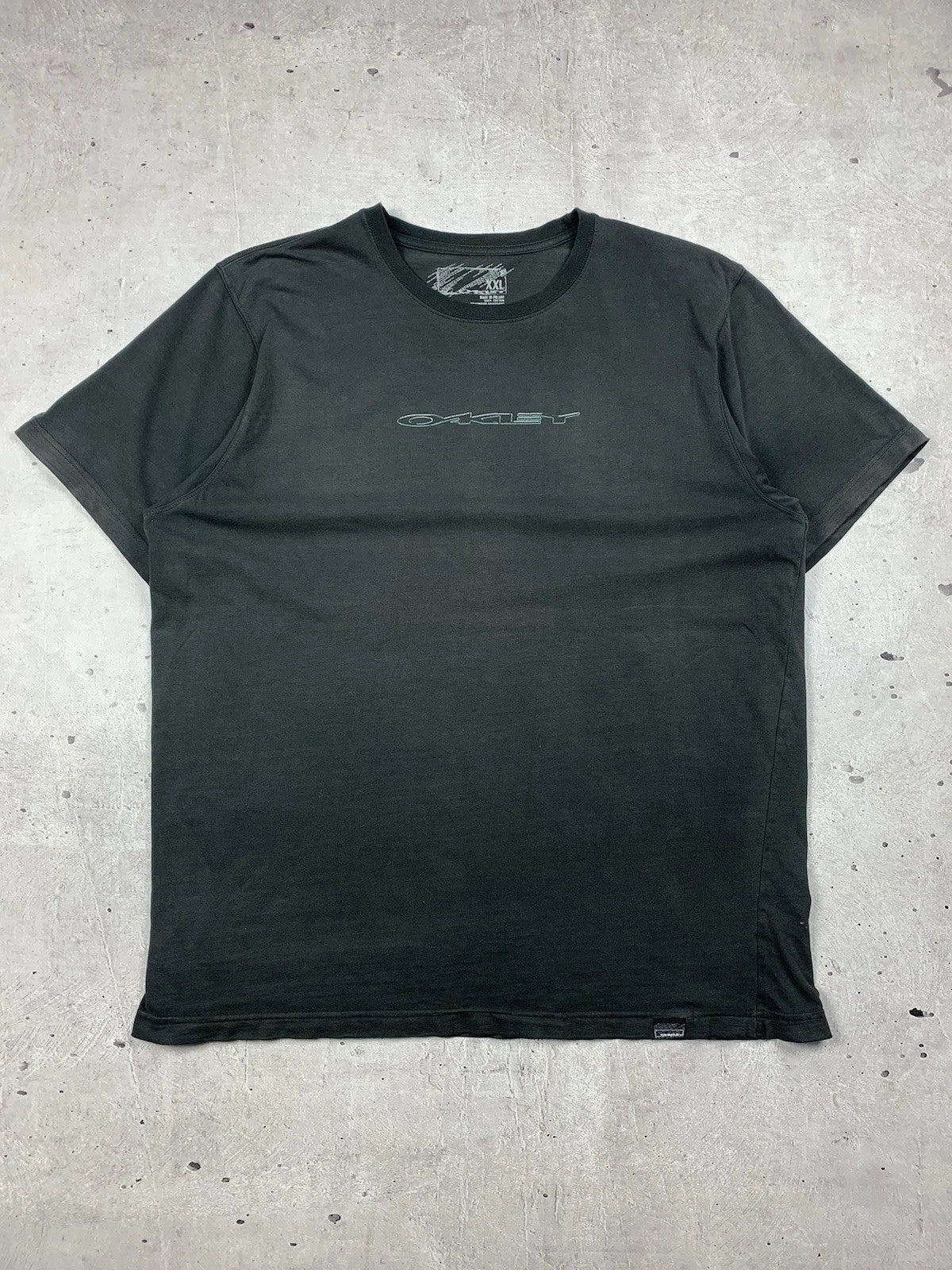 Oakley Logo T-Shirt Black Minimalist Graphic Streetwear XXL Unisex T-shirt, Sweatshirt, Hoodie, Long Sleeve Tee - T-Shirt, Sweatshirt, Hoodie