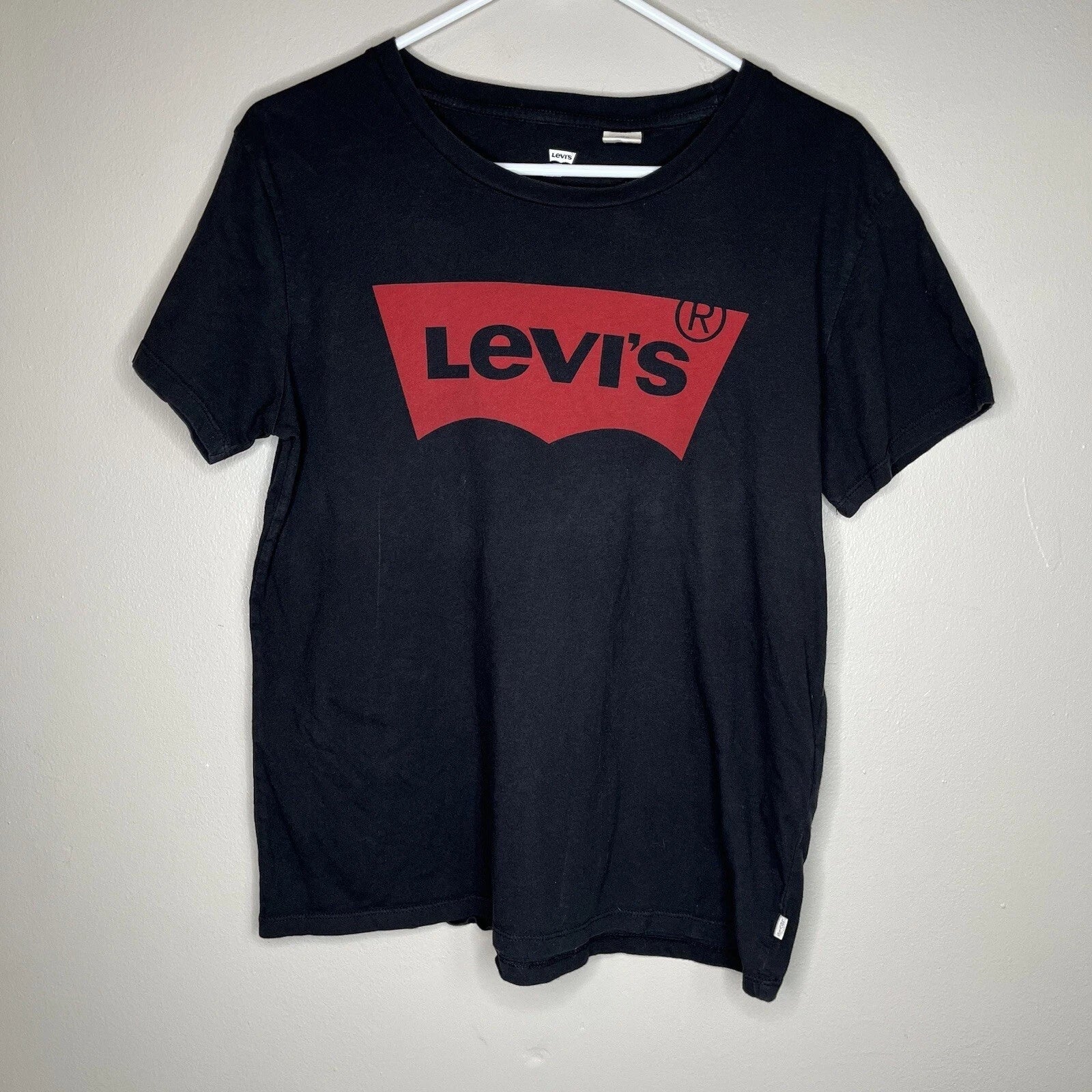 Levis Simple Black Tee Short Sleeve Shirt Size M Unisex T-shirt, Sweatshirt, Hoodie, Long Sleeve Tee - T-Shirt, Sweatshirt, Hoodie