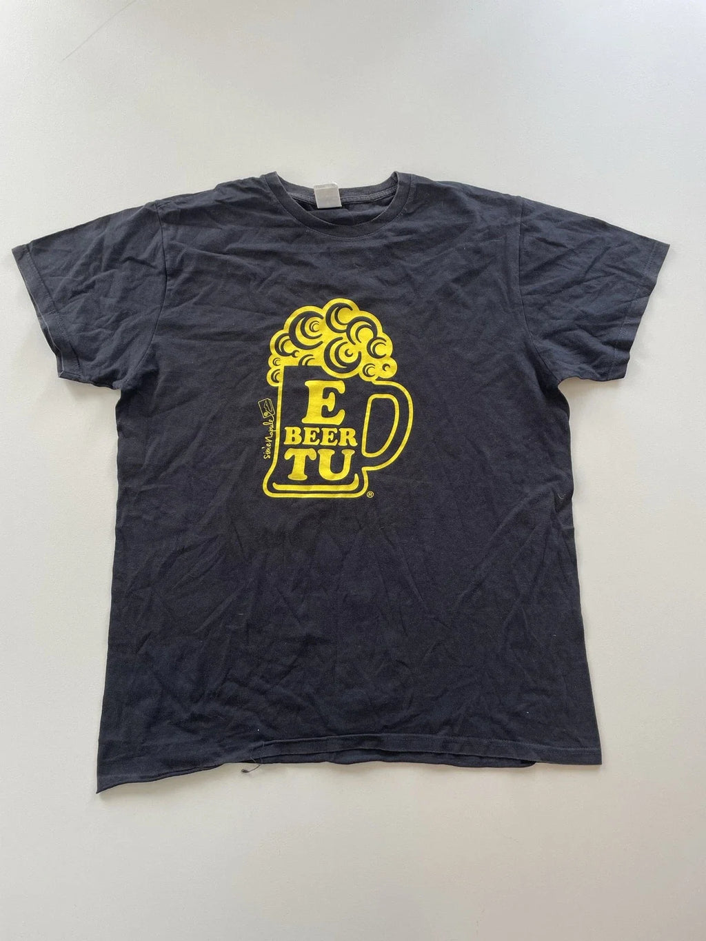 Russell Athletic Beer TU Graphic T-Shirt XL Black Short Sleeve Cotton Unisex T-shirt, Sweatshirt, Hoodie, Long Sleeve Tee - T-Shirt, Sweatshirt, Hoodie