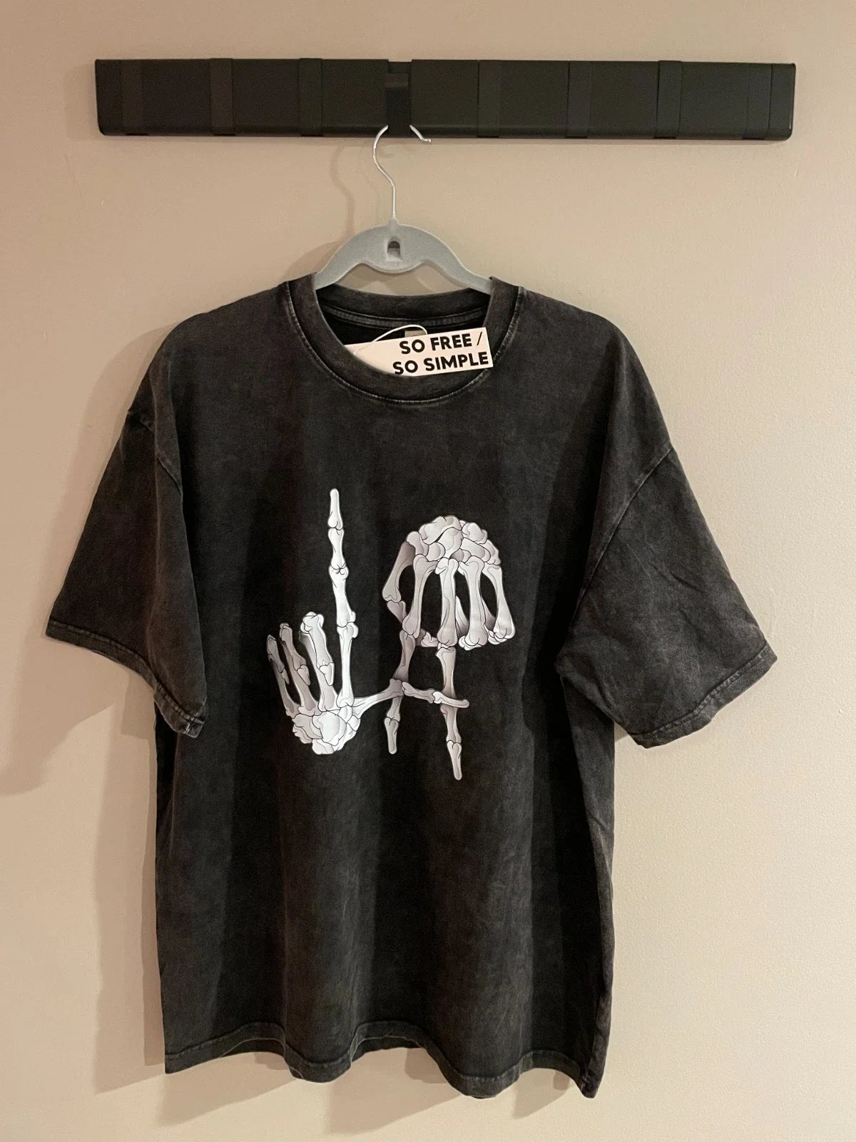 'Skeleton Love' Graphic Tee oversized Premium Cotton Streetwear Fast shipping Unisex T-shirt, Sweatshirt, Hoodie, Long Sleeve Tee - T-Shirt, Sweatshirt, Hoodie