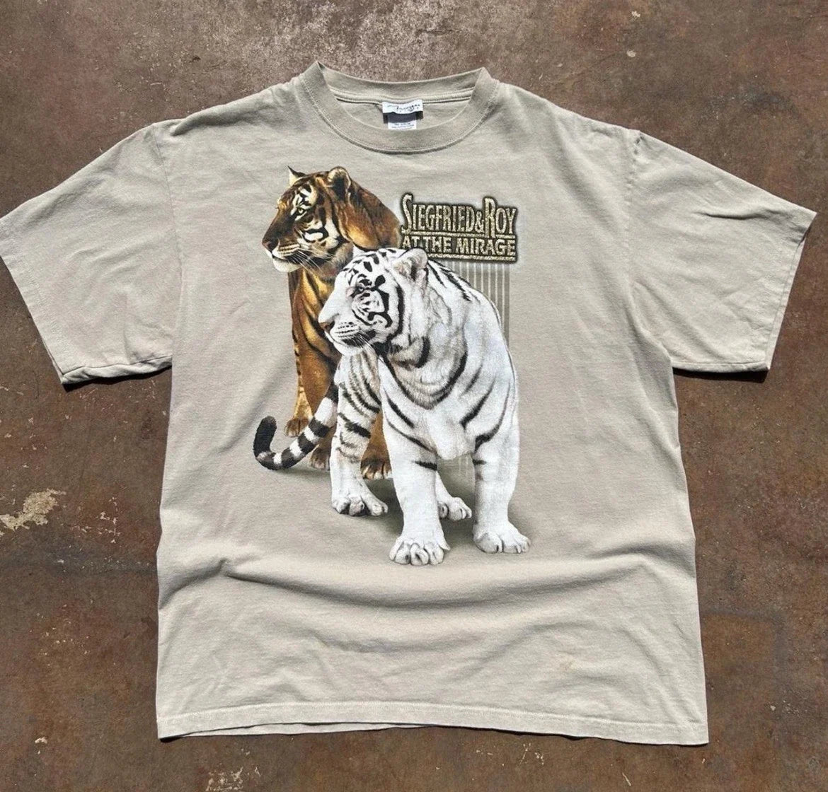 Vtg Siegfried & Roy The Mirage Las Vegas Tiger Habitat 90s T-shirt Mens Large Unisex T-shirt, Sweatshirt, Hoodie, Long Sleeve Tee - T-Shirt, Sweatshirt, Hoodie