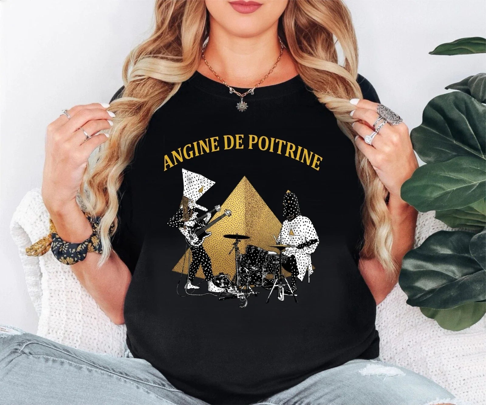 Angine Poitrine Band T-Shirt, Gift For Music Lovers, Music Lover Band Shirt Unisex T-shirt, Sweatshirt, Hoodie, Long Sleeve Tee - T-Shirt, Sweatshirt, Hoodie