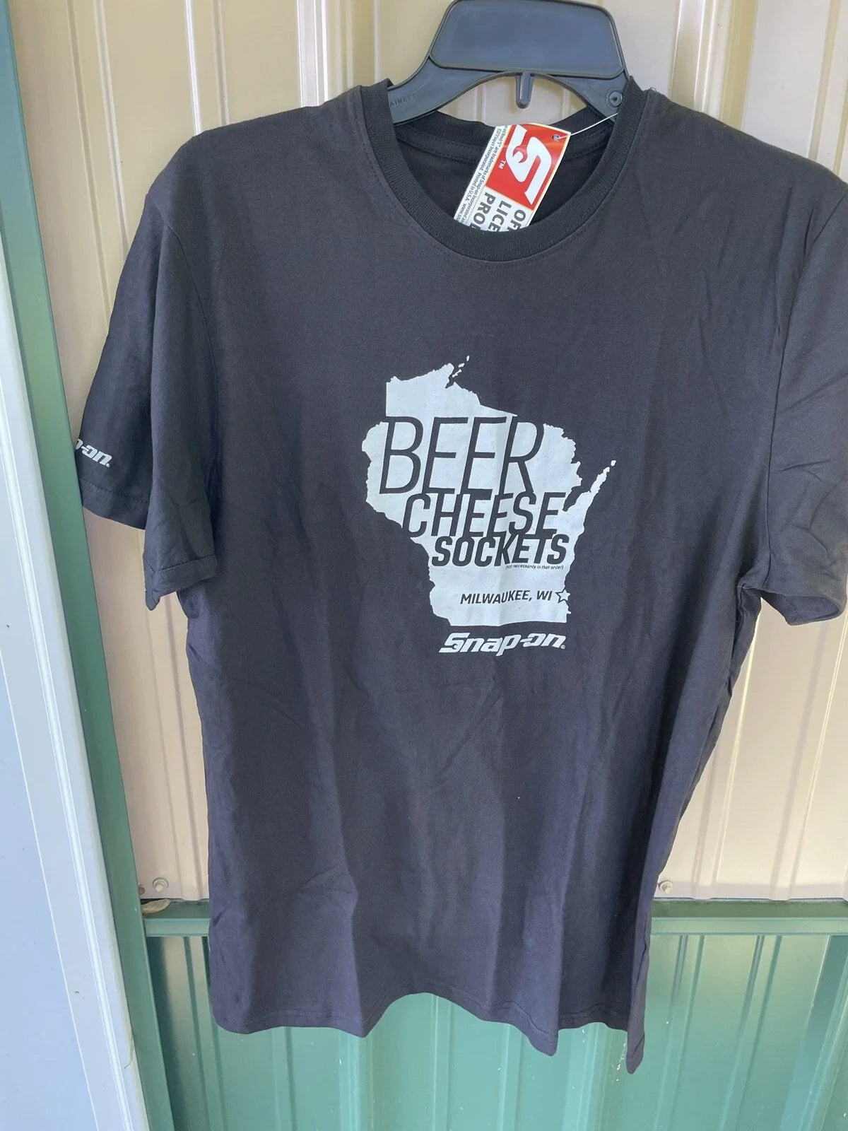 Snap-on Tools T-shirt Wisconsin Beer Cheese Sockets Limited Black Size XLarge Unisex T-shirt, Sweatshirt, Hoodie, Long Sleeve Tee - T-Shirt, Sweatshirt, Hoodie