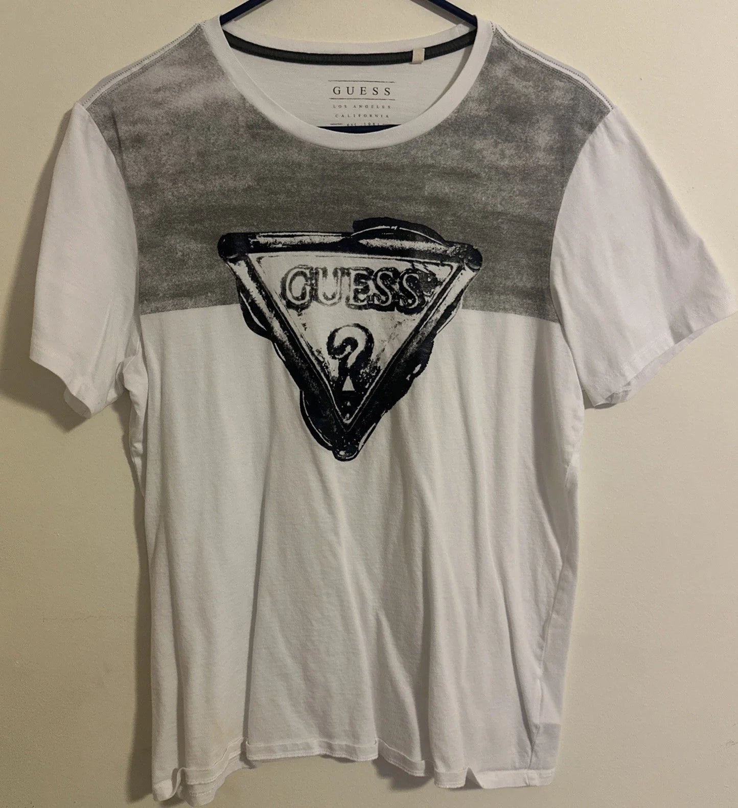 Guess White Hologram Logo Short Sleeve Crew T Shirt Size XL Unisex T-shirt, Sweatshirt, Hoodie, Long Sleeve Tee - T-Shirt, Sweatshirt, Hoodie