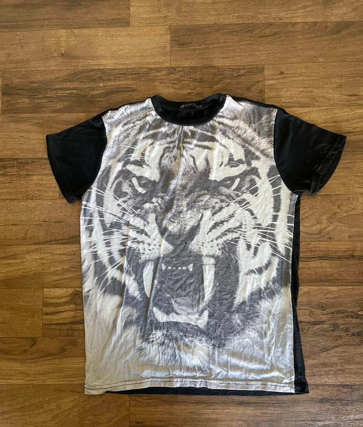 Creative Content Tiger Face Graphic Black Tshirt Mens Size L Unisex T-shirt, Sweatshirt, Hoodie, Long Sleeve Tee - T-Shirt, Sweatshirt, Hoodie