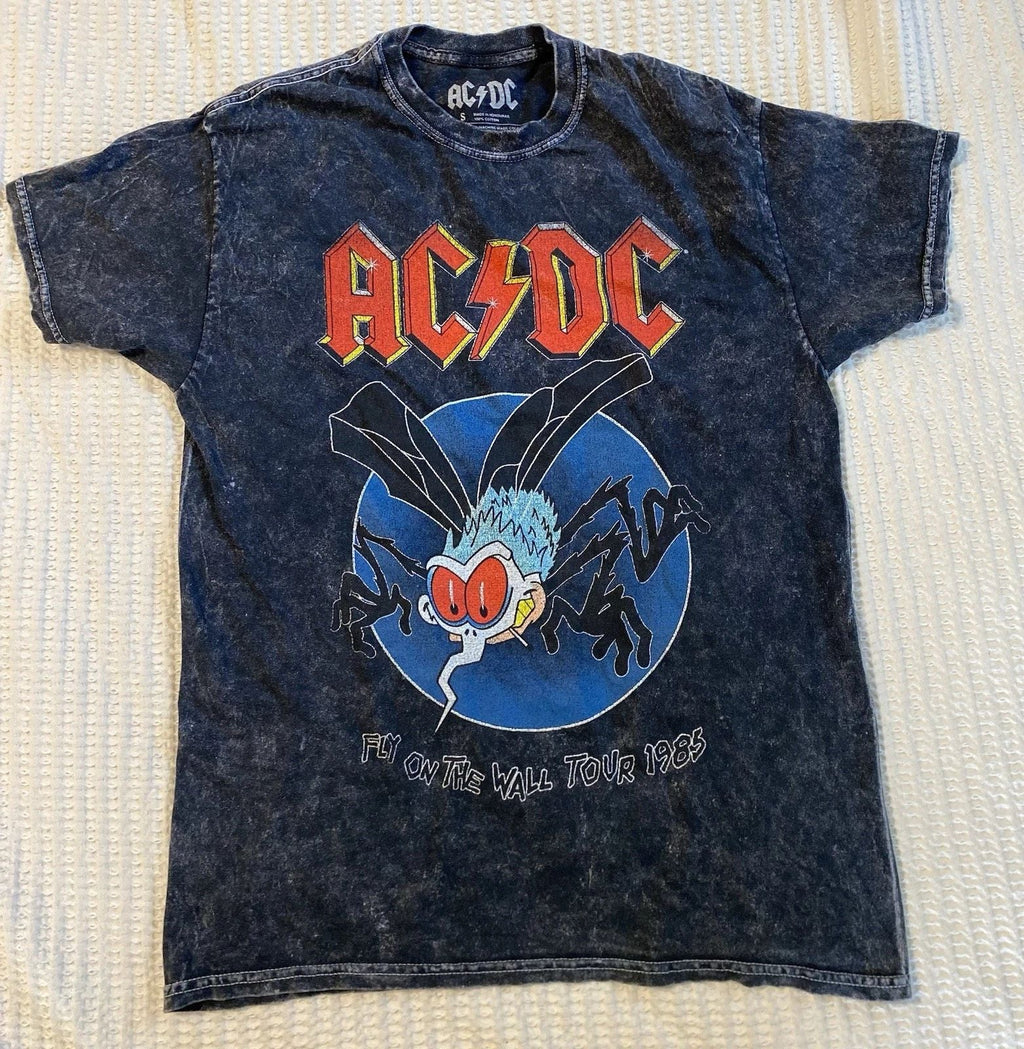 ACDC Fly On The Wall 1985 Tour Graphic T-shirt Men Small Black Acid Wash Music Unisex T-shirt, Sweatshirt, Hoodie, Long Sleeve Tee - T-Shirt, Sweatshirt, Hoodie