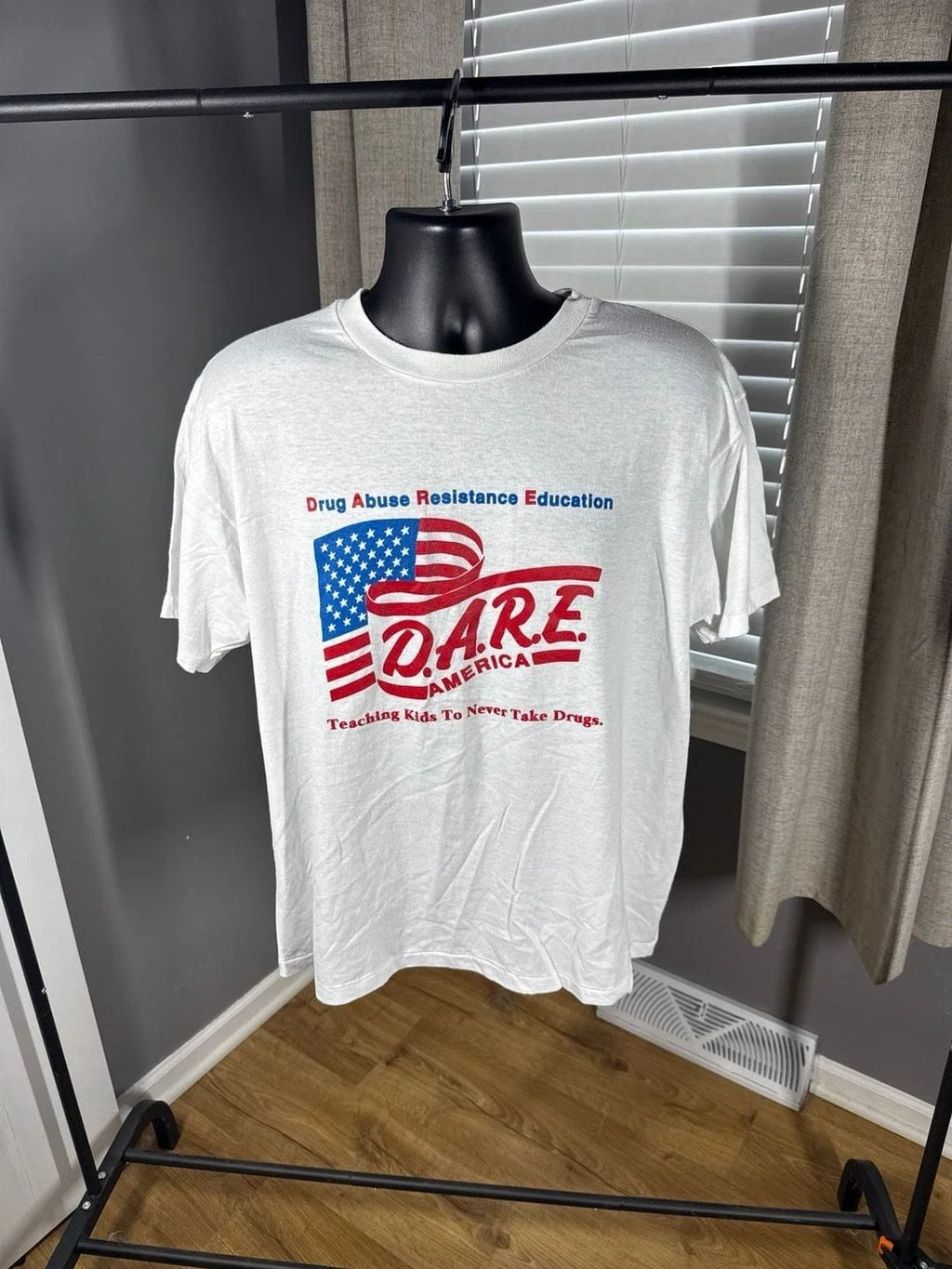 Vintage 90s D.A.R.E. America Drug Abuse Resistance Education T-Shirt XL Unisex T-shirt, Sweatshirt, Hoodie, Long Sleeve Tee - T-Shirt, Sweatshirt, Hoodie