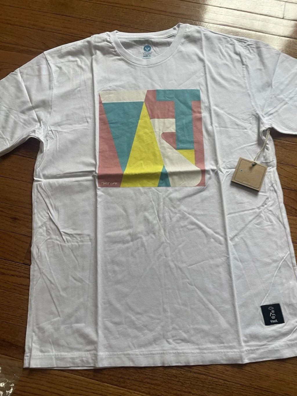 Vast Life Graphic T-Shirt XL White Abstract Graphic NWT Surf T-Shirt Men's Unisex T-shirt, Sweatshirt, Hoodie, Long Sleeve Tee - T-Shirt, Sweatshirt, Hoodie