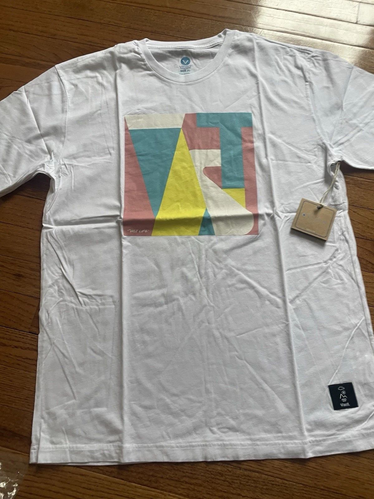 Vast Life Graphic T-Shirt XL White Abstract Graphic NWT Surf T-Shirt Men's Unisex T-shirt, Sweatshirt, Hoodie, Long Sleeve Tee - T-Shirt, Sweatshirt, Hoodie