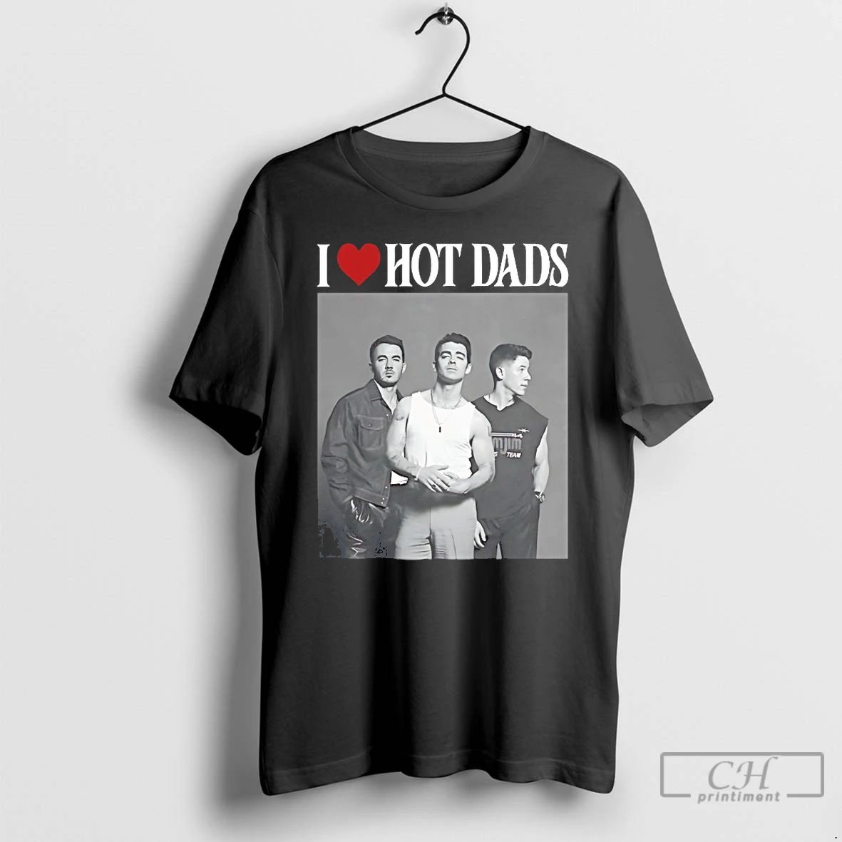 Classic Jonas Brothers I Love Hot Dads 2025 T Shirts Unisex T-shirt, Sweatshirt, Hoodie, Long Sleeve Tee - T-Shirt, Sweatshirt, Hoodie