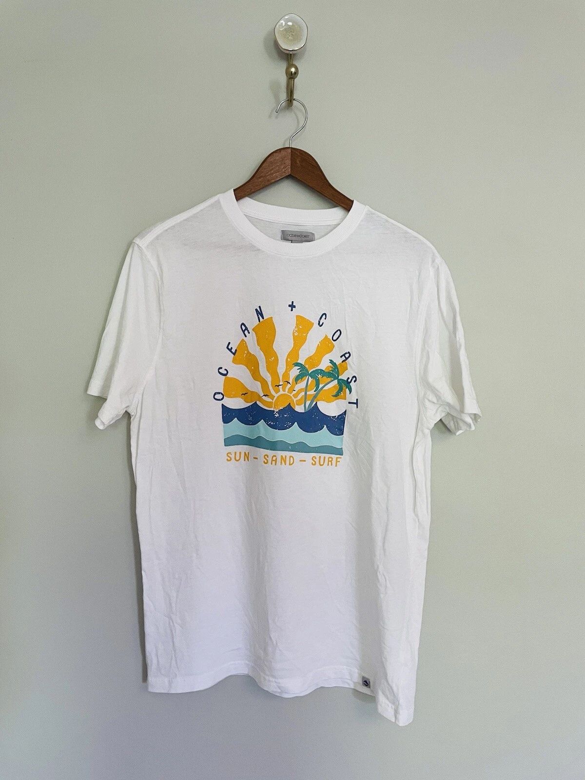 Ocean Coast Graphic Tshirt. Small. Cotton. Fishing. Beach. Tropical. Sea Life Unisex T-shirt, Sweatshirt, Hoodie, Long Sleeve Tee - T-Shirt, Sweatshirt, Hoodie