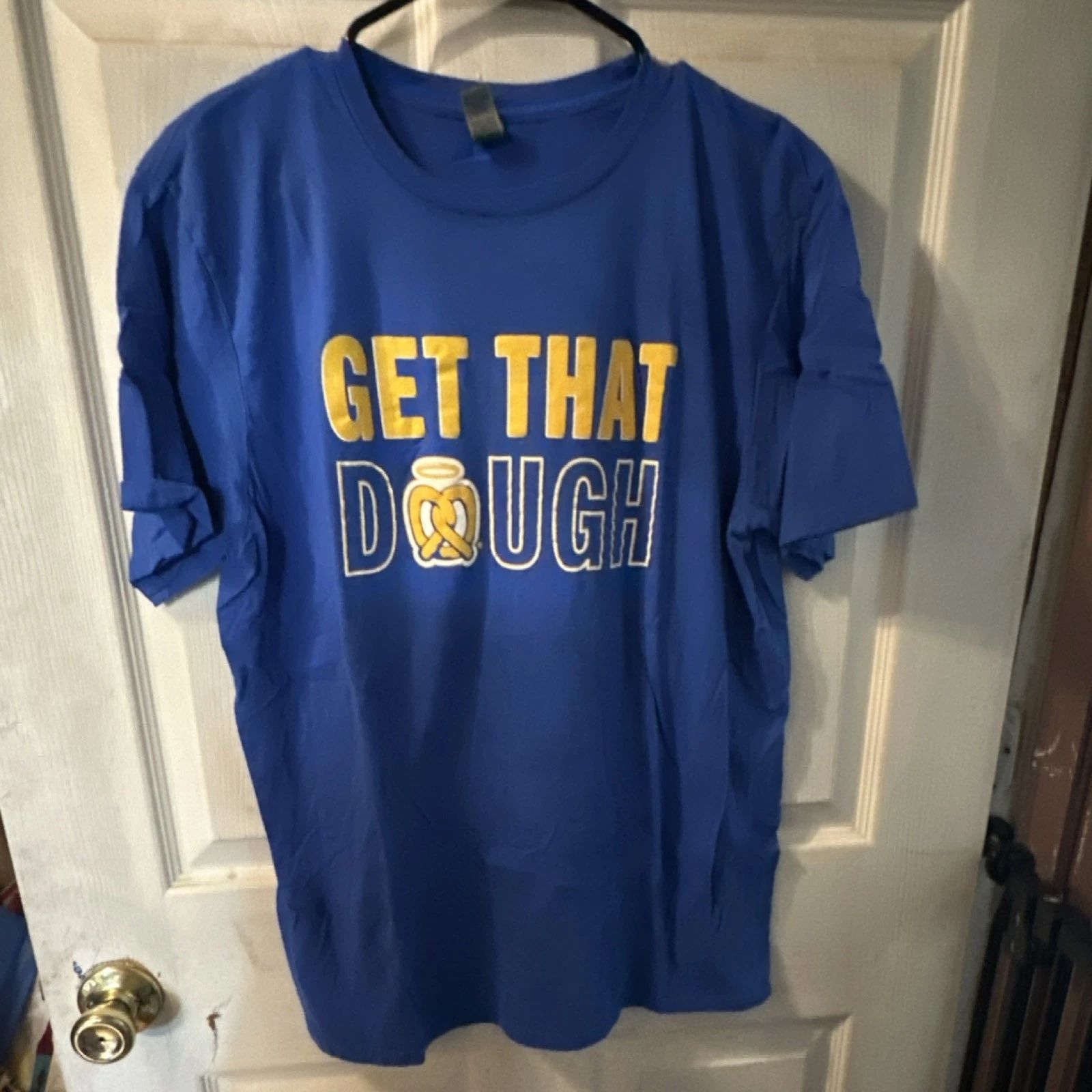 Gildan Softstyle Blue Auntie Anne's Rewards Get That Dough Graphic T-Shirt L Unisex T-shirt, Sweatshirt, Hoodie, Long Sleeve Tee - T-Shirt, Sweatshirt, Hoodie