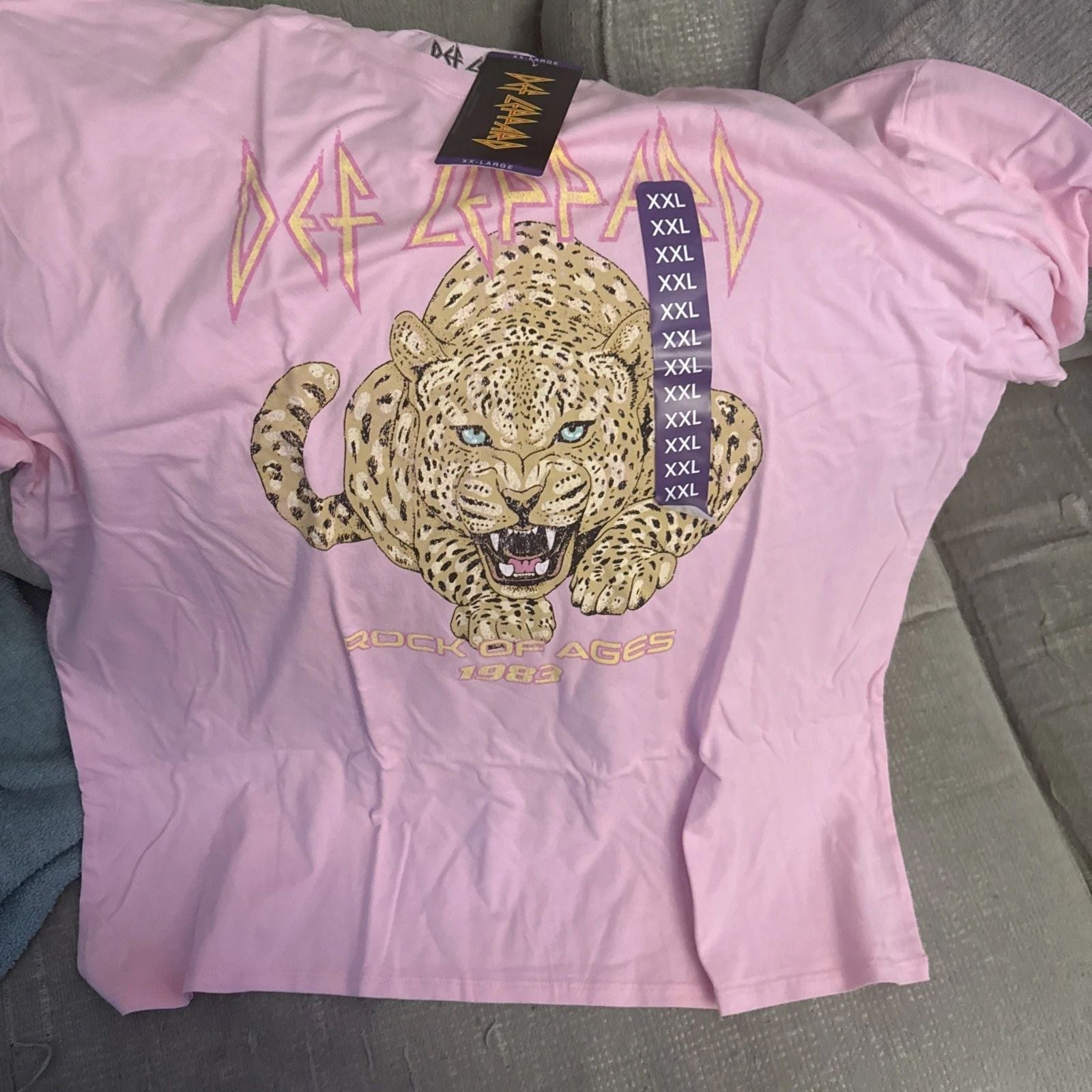 Def Leppard Hysteria Tour 1983 Graphic T Shirt Band Tee Pink Rock Music Unisex T-shirt, Sweatshirt, Hoodie, Long Sleeve Tee - T-Shirt, Sweatshirt, Hoodie