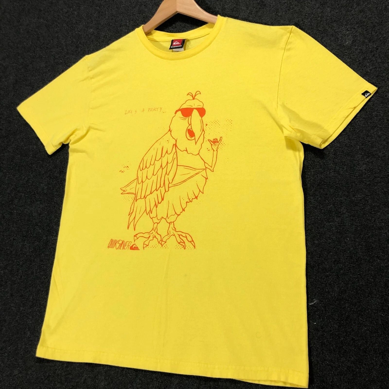 Quiksilver Yellow Graphic T Shirt Parrot Life's A Party Short Sleeve Men's L Unisex T-shirt, Sweatshirt, Hoodie, Long Sleeve Tee - T-Shirt, Sweatshirt, Hoodie