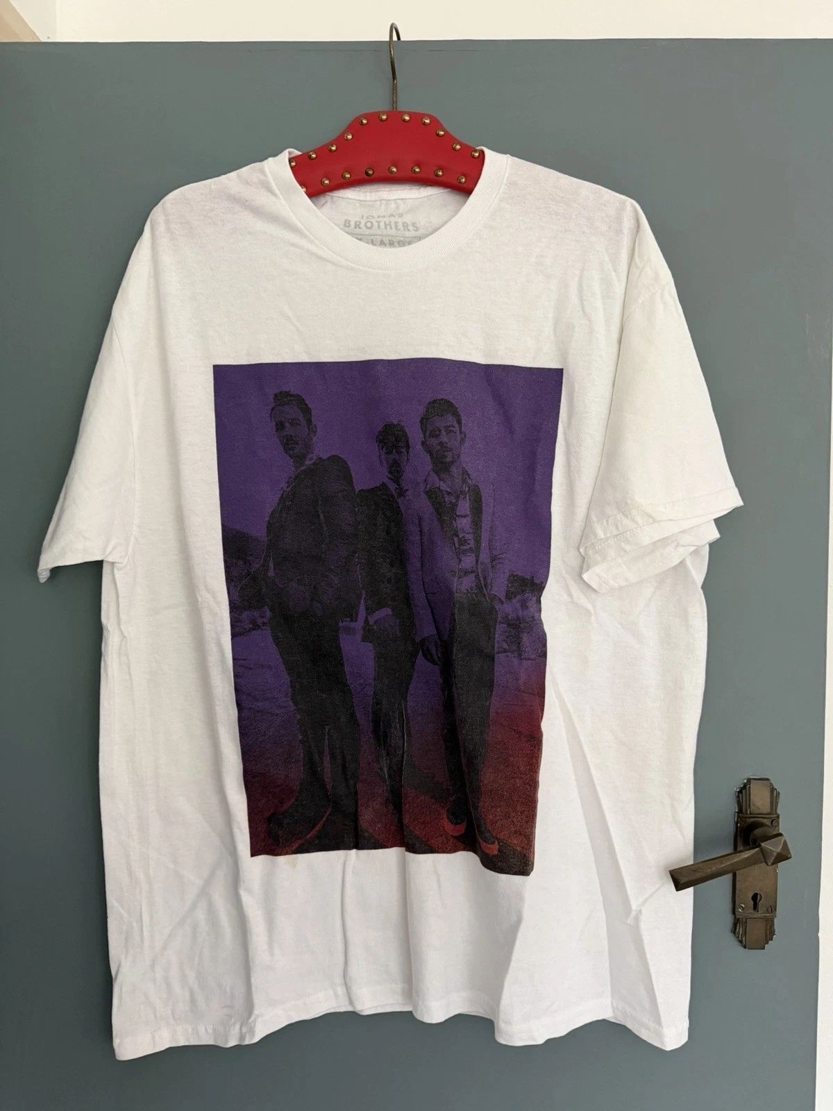Jonas Brothers Tour Merch White And Purple T Shirt Size X-Large Unisex T-shirt, Sweatshirt, Hoodie, Long Sleeve Tee - T-Shirt, Sweatshirt, Hoodie