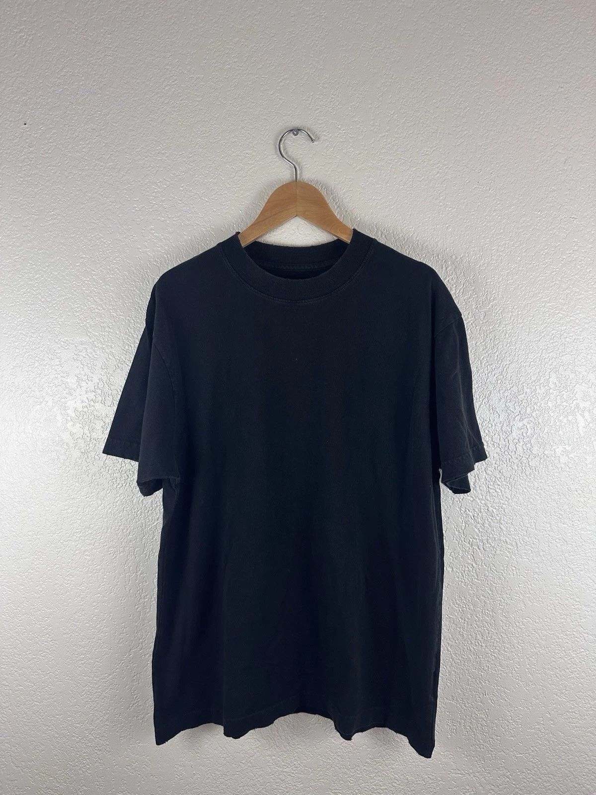 Richie Le Black T-Shirt Mens Medium Raw Hem Minimalist Streetwear Tee Unisex T-shirt, Sweatshirt, Hoodie, Long Sleeve Tee - T-Shirt, Sweatshirt, Hoodie