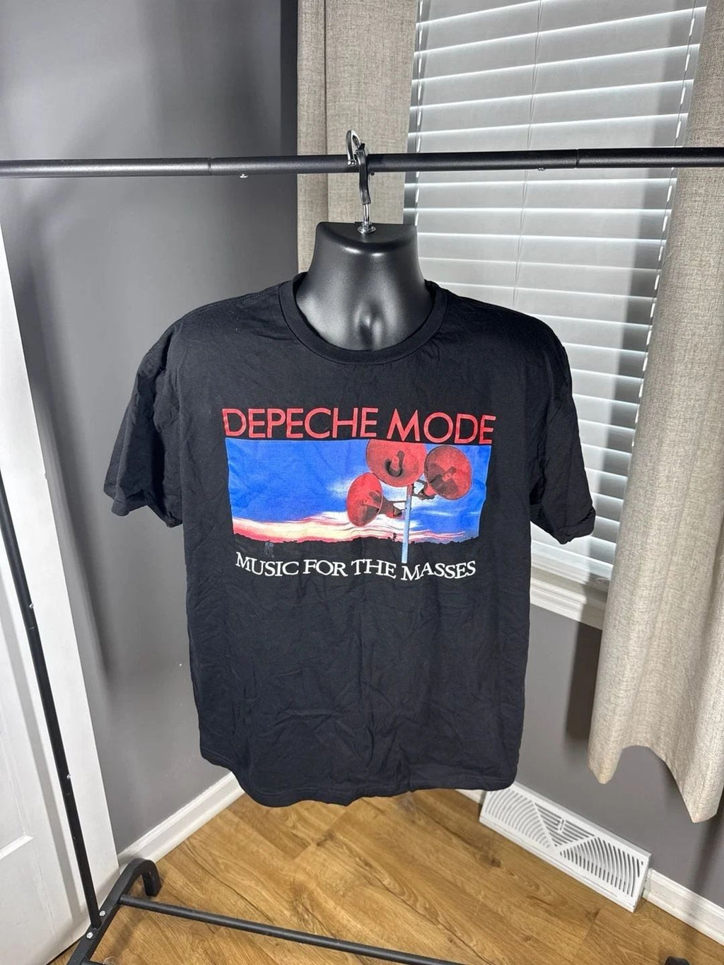 Depeche Mode Music For The Masses Album Graphic T-Shirt XL Unisex T-shirt, Sweatshirt, Hoodie, Long Sleeve Tee - T-Shirt, Sweatshirt, Hoodie