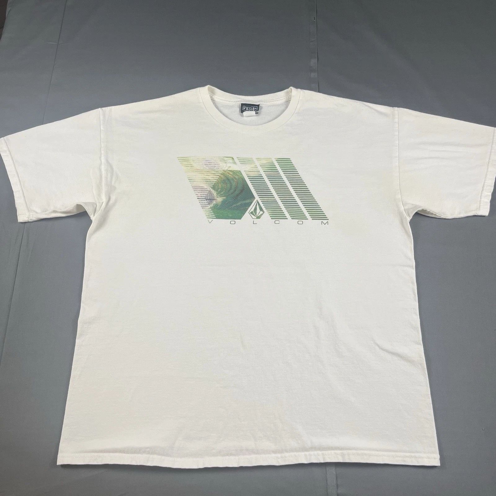 Vintage Volcom Stone Logo Graphic T Shirt Skate Surf Sz XL Unisex T-shirt, Sweatshirt, Hoodie, Long Sleeve Tee - T-Shirt, Sweatshirt, Hoodie
