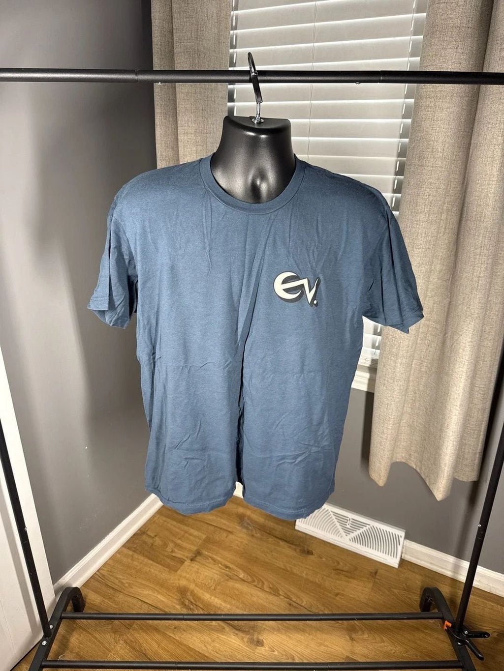 Eddie Vedder 2022 The Earthlings Tour Blue Graphic T-Shirt XL Unisex T-shirt, Sweatshirt, Hoodie, Long Sleeve Tee - T-Shirt, Sweatshirt, Hoodie