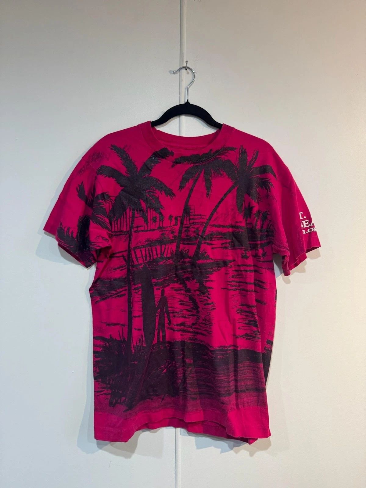 Vintage Florida Beach Surf Shirt Mens Medium Pink Palm Tree Tee T-Shirt 90s Unisex T-shirt, Sweatshirt, Hoodie, Long Sleeve Tee - T-Shirt, Sweatshirt, Hoodie