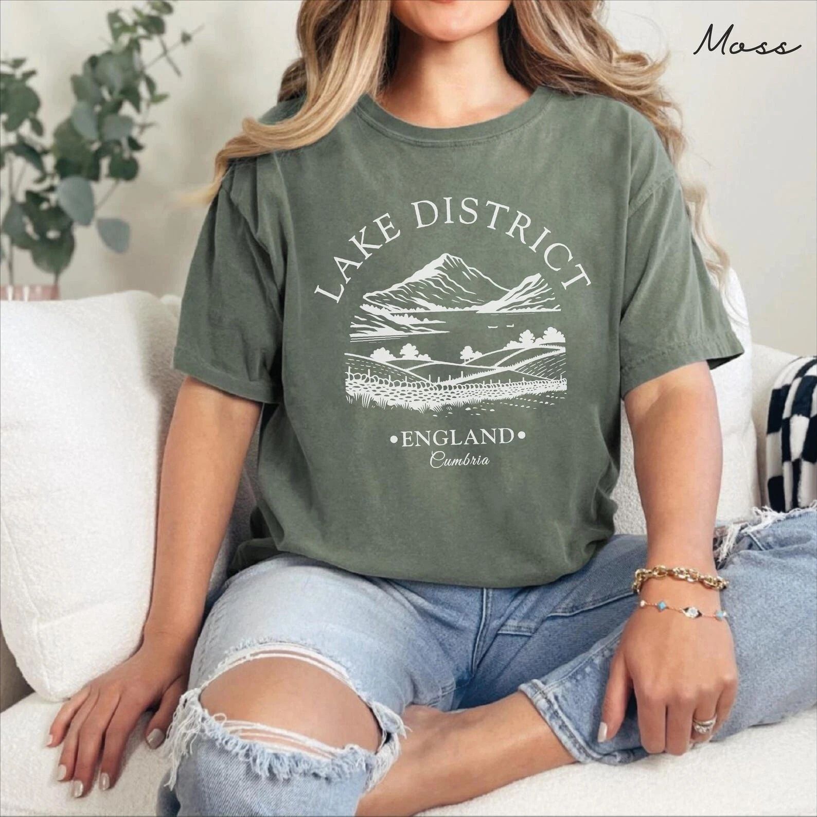 Lake District Shirt Gift Travel England  Trip Lover Souvenir Tee Unisex T-shirt, Sweatshirt, Hoodie, Long Sleeve Tee - T-Shirt, Sweatshirt, Hoodie