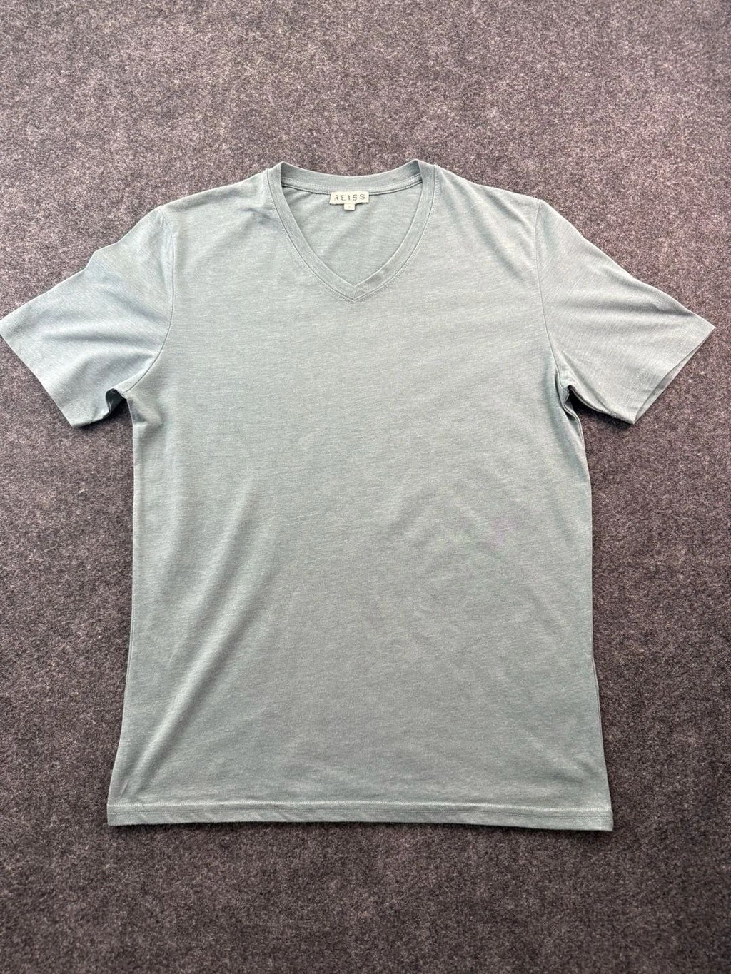 REISS Dusky Green V-Neck Short Sleeve T-Shirt Size S Unisex T-shirt, Sweatshirt, Hoodie, Long Sleeve Tee - T-Shirt, Sweatshirt, Hoodie