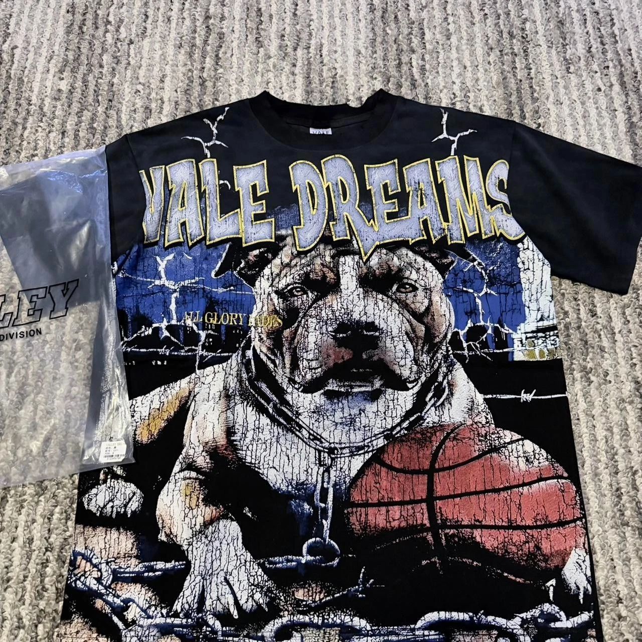 Vale Dreams Bulldog Graphic Tee Black Streetwear T-Shirt S to XL Unisex T-shirt, Sweatshirt, Hoodie, Long Sleeve Tee - T-Shirt, Sweatshirt, Hoodie