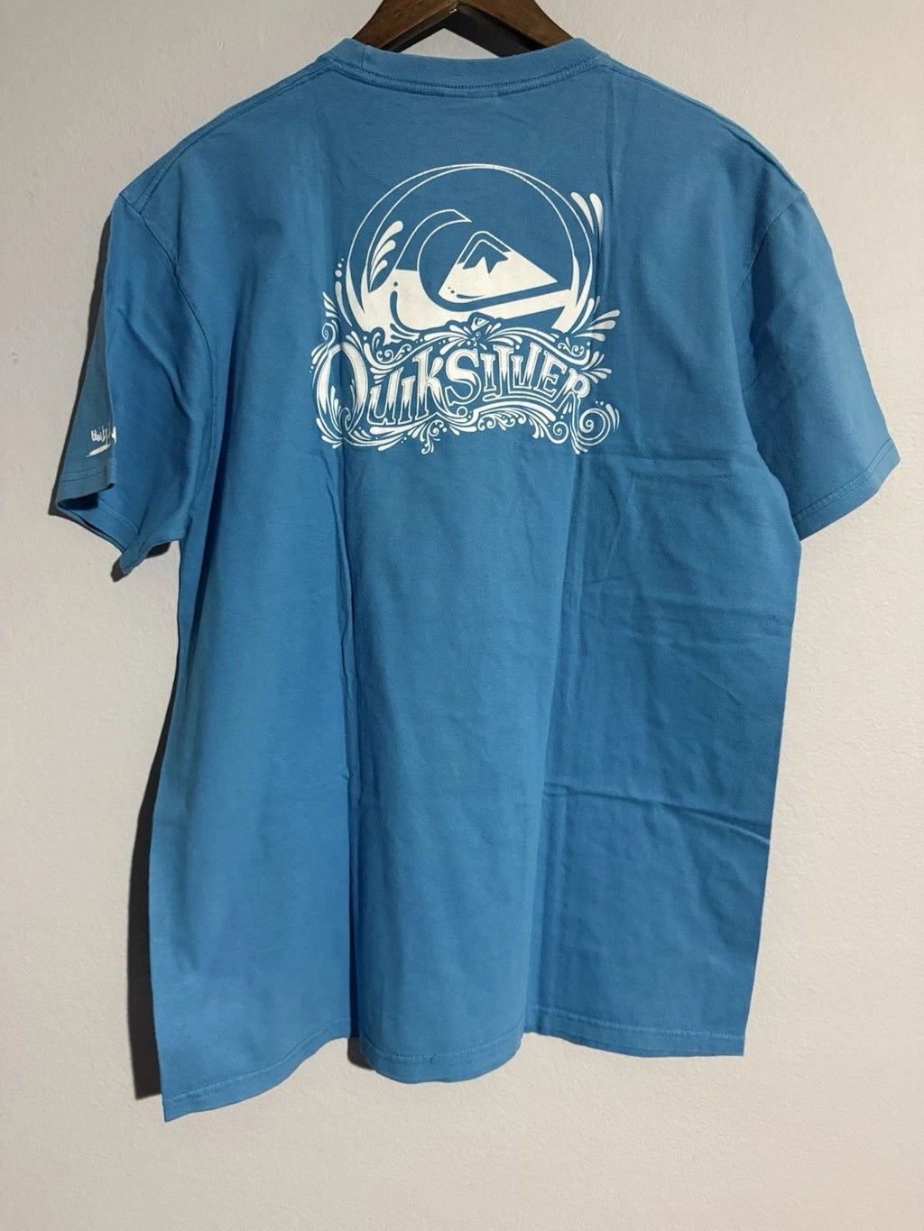 Quiksilver Spellout Logo Blue Tee Large Surf Skate Graphic Shirt 22x30 Street Unisex T-shirt, Sweatshirt, Hoodie, Long Sleeve Tee - T-Shirt, Sweatshirt, Hoodie