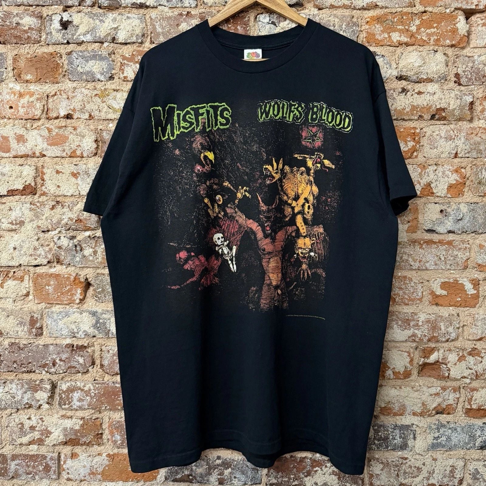 Vintage 2005 Misfits Wolfs Blood T-Shirt Black Punk Rock Music S-5XL Unisex T-shirt, Sweatshirt, Hoodie, Long Sleeve Tee - T-Shirt, Sweatshirt, Hoodie